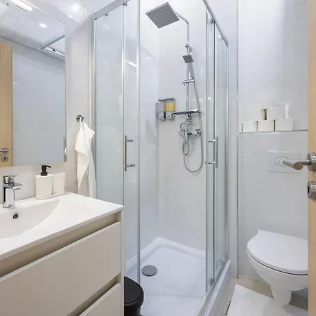 4bedroom Madach Square