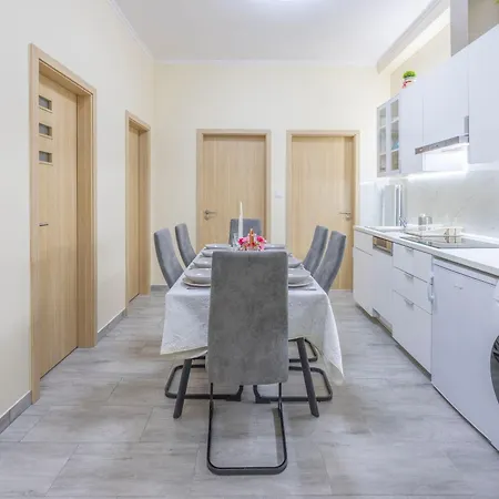 4bedroom Madach Square Budapest