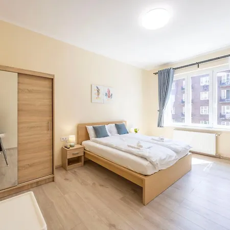 4bedroom Madach Square *