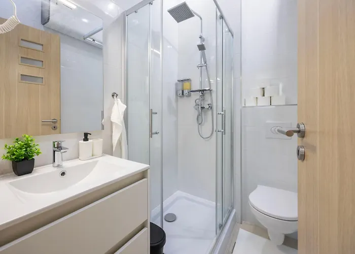 4bedroom Madach Square