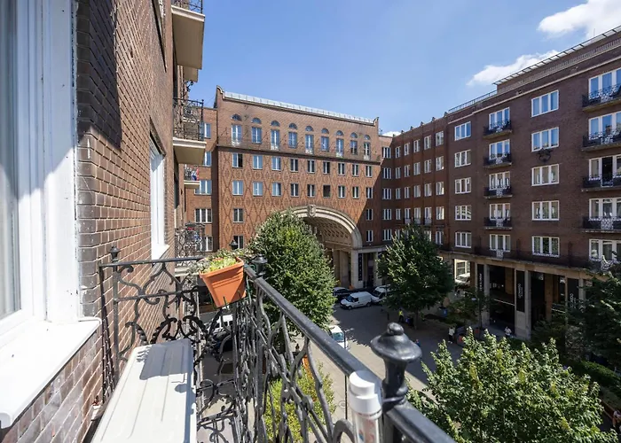 4bedroom Madach Square *