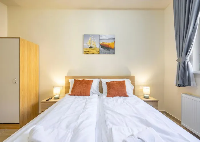 Apartment 4bedroom Madach Square