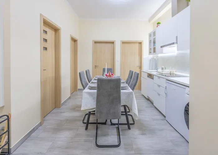 4bedroom Madach Square Budapest