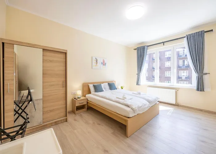 4bedroom Madach Square *